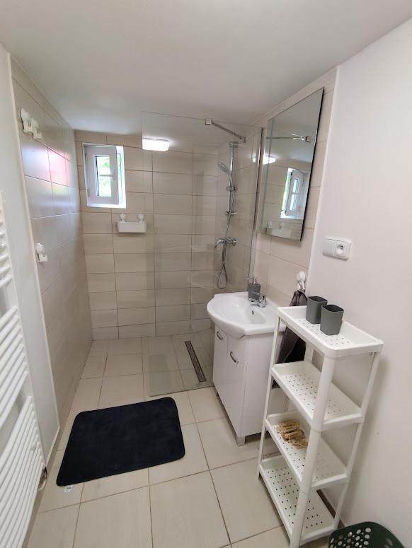 Apartman Terezka Jílové Bagian luar foto